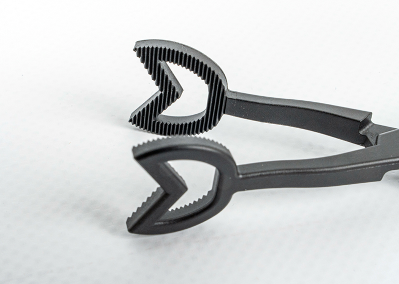 Disposable sterile tongue holder for children