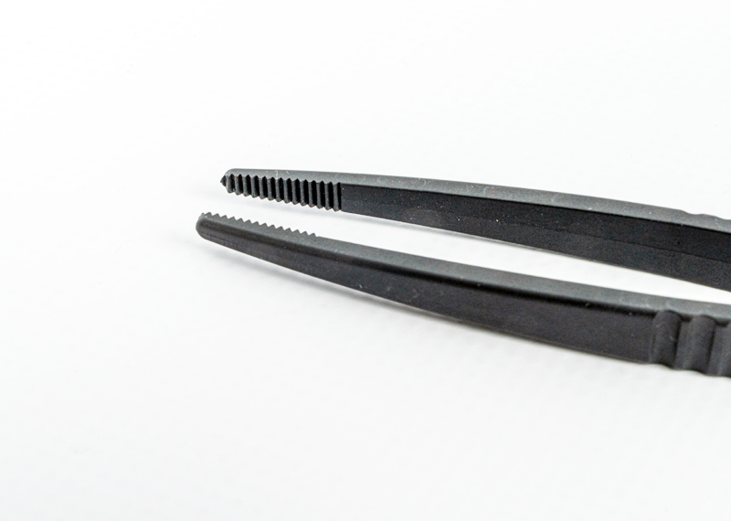 Disposable sterile tweezers